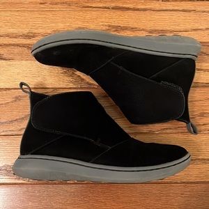 Suede Booties Cloudstepper by Clarks Size 6